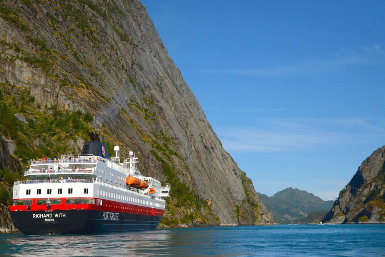 Hurtigruten Cruises - Ms Richard With - Exterior